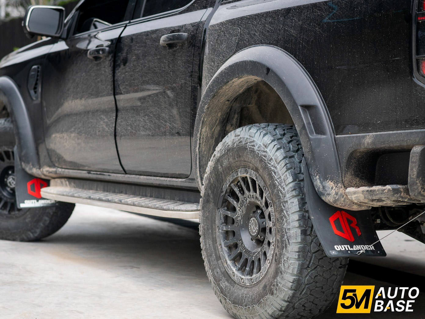 บังโคลนOUTLANDER4X4 พร้อมชุดสลิงดึงสาย แผ่นบังโคลนรถกระบะ Off Road Mud Flaps ความหนา 5มิลลิเมตร บังโคลนออฟโรด รถกระบะ และ SUV